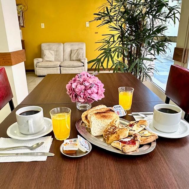 Hotel Villa Ines Mendoza Bagian luar foto