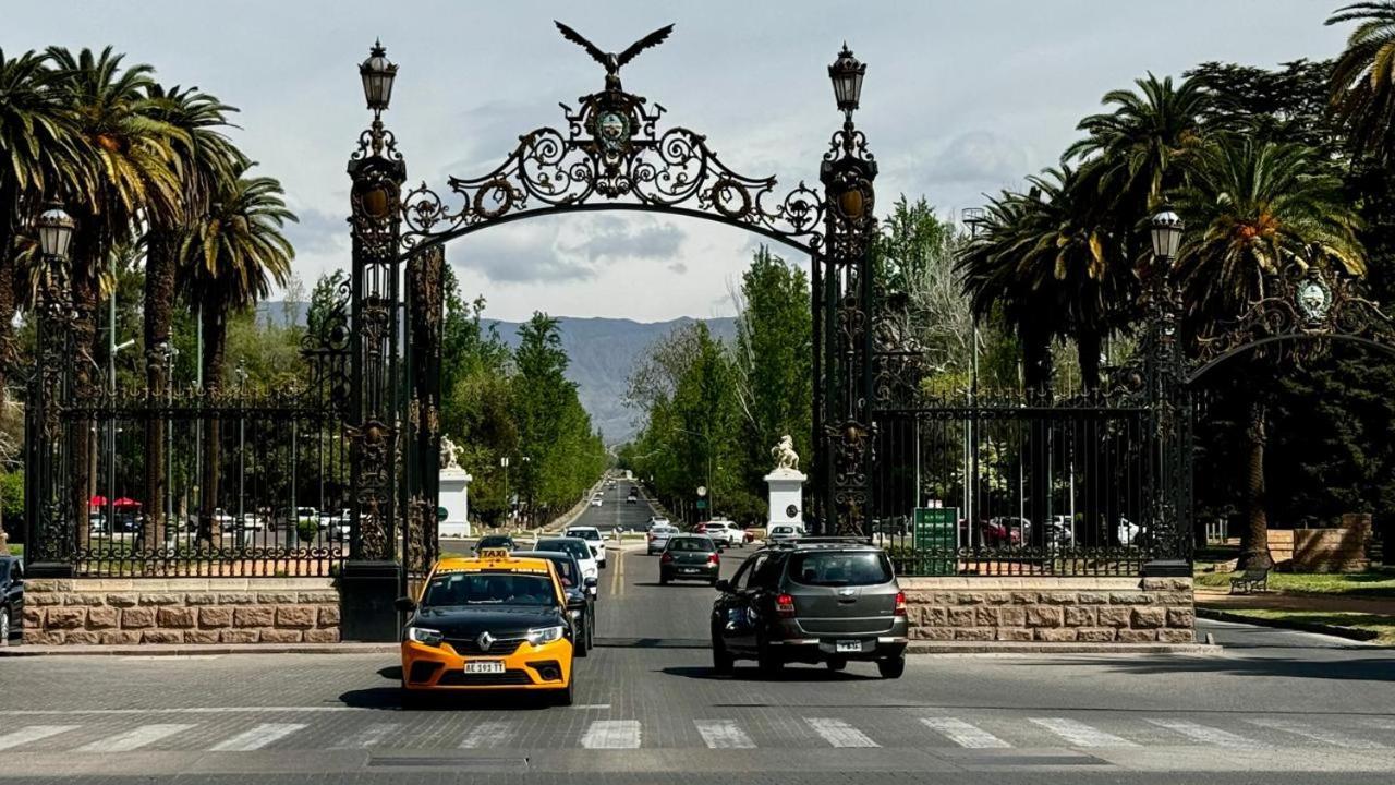 Hotel Villa Ines Mendoza Bagian luar foto